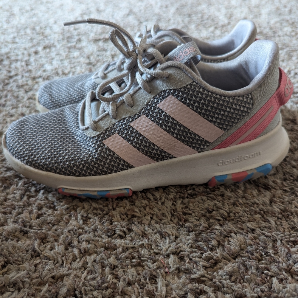Youth Girls Adidas sneakers - Size 5.5